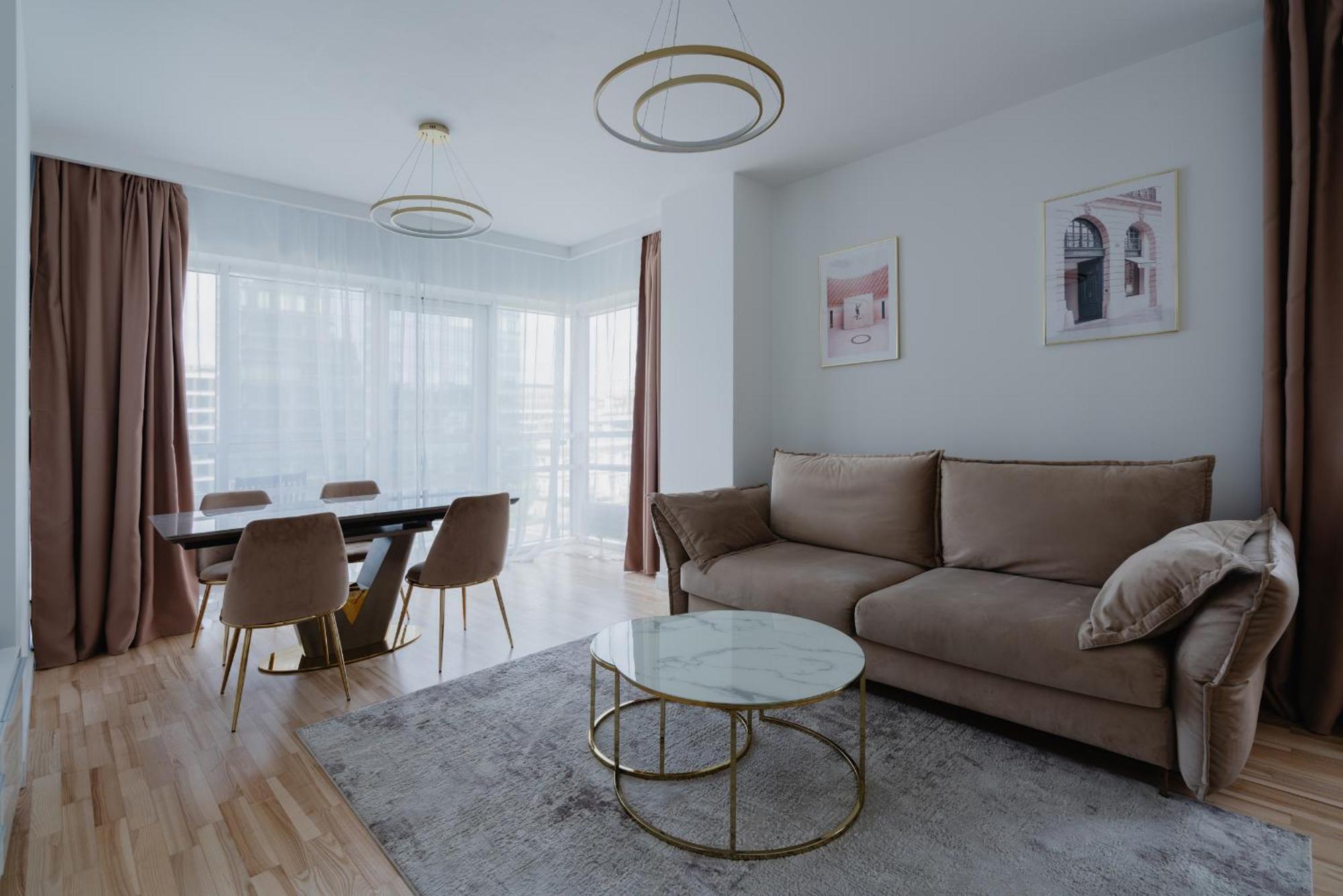 Platinum Towers J&k Varsovia